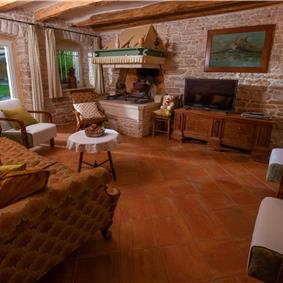 5 Bedroom Istrian Villa Estate with Large Pool and Gardens near Barban, Sleeps 12